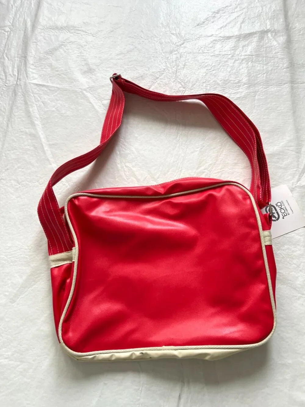 y2k Ecko messenger bag shoulder crossbody red cream vinyl retro zip up marc